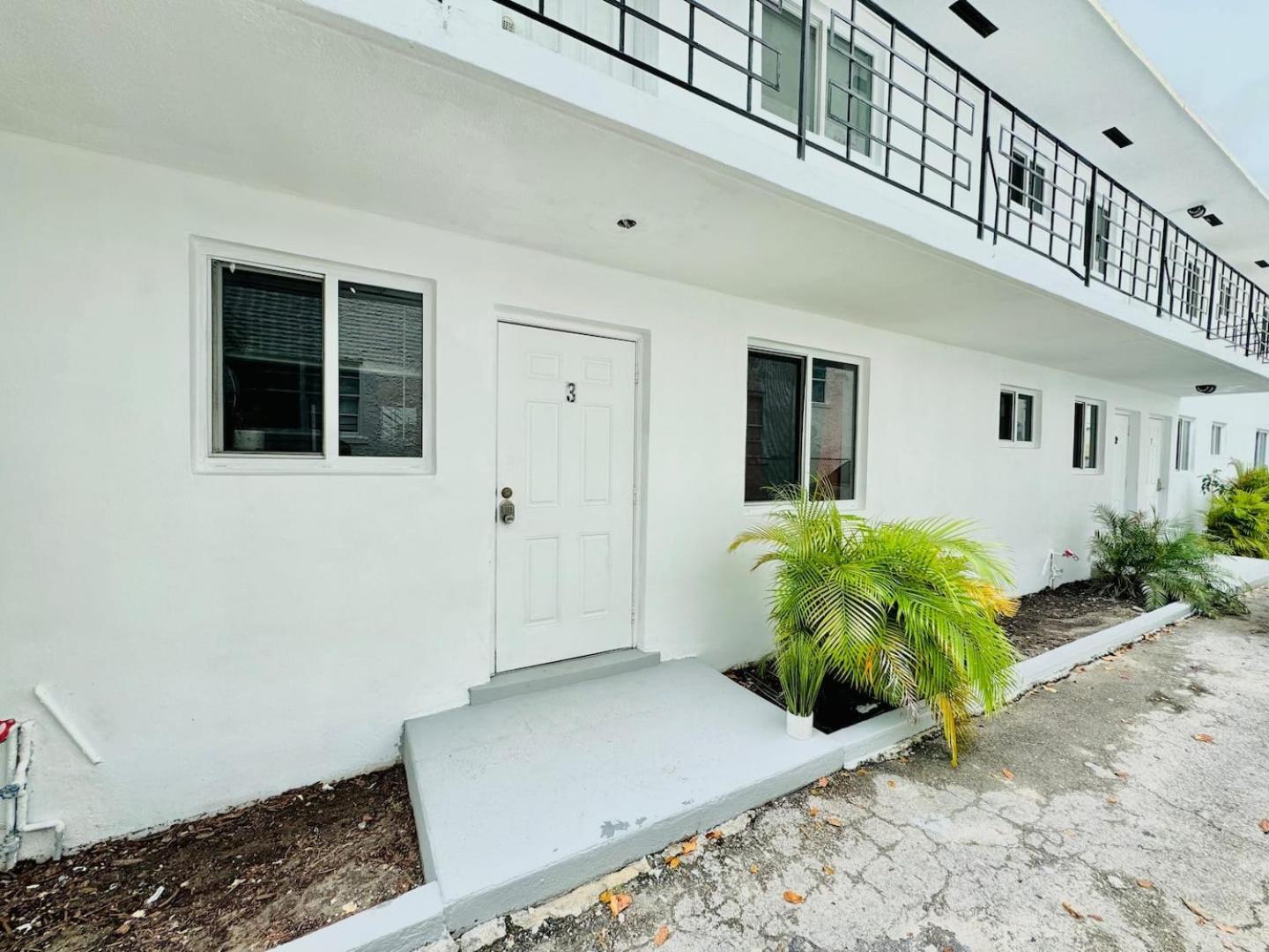 Urban Eleganceking Bed Free Parking Apartment