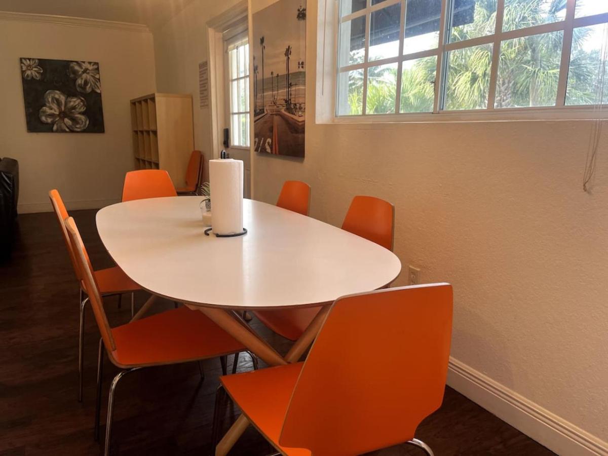 4bed2bath Design District With Huge Patio Bbq Holiday home Miami