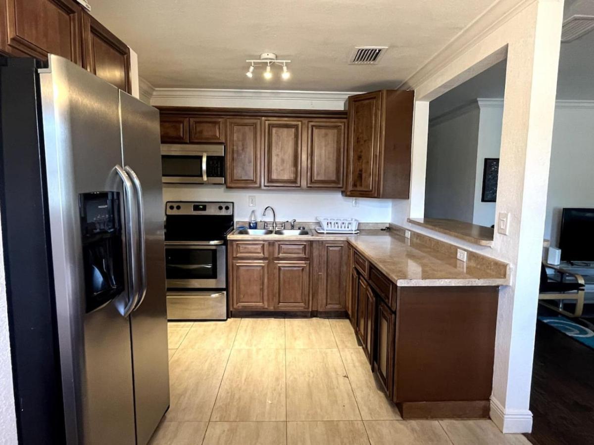 4bed2bath Design District With Huge Patio Bbq Holiday home