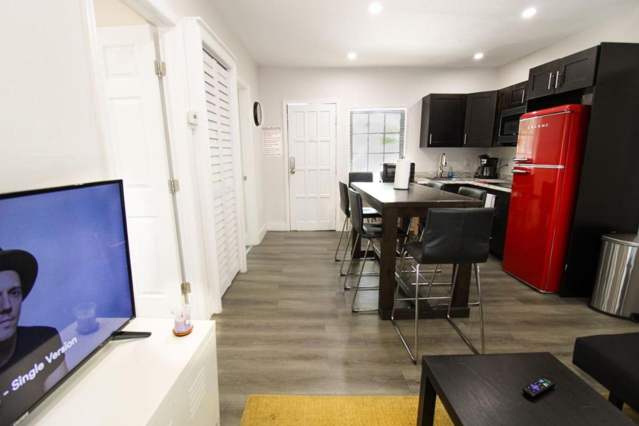 Holiday home Charming 3bedroom 1bathroom Home, Walking Distance From Brickell *