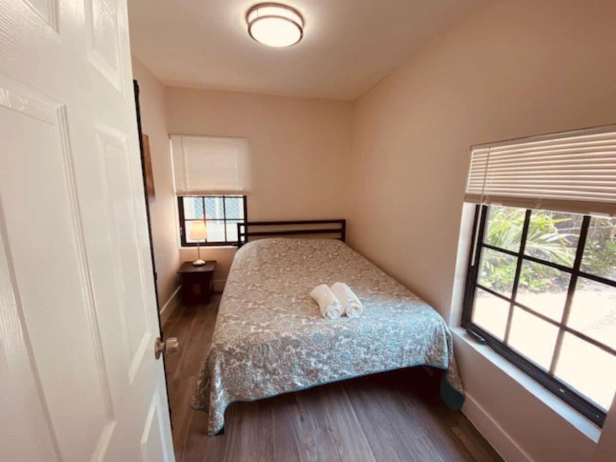Holiday home Charming 3bedroom 1bathroom Home, Walking Distance From Brickell *