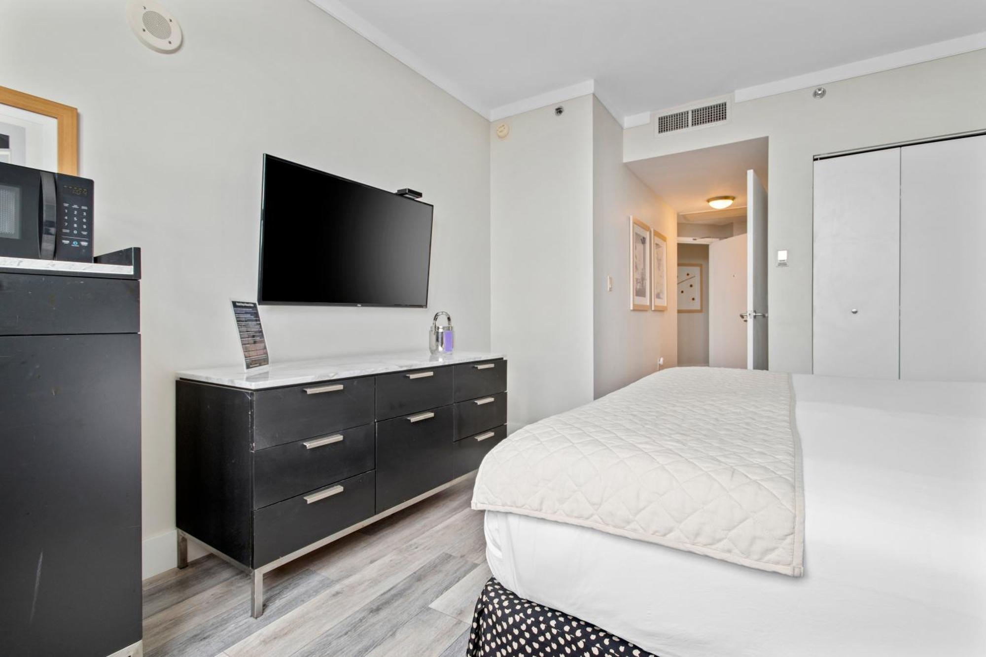 Apartment Private Residences At Arya By Sofla Vacations