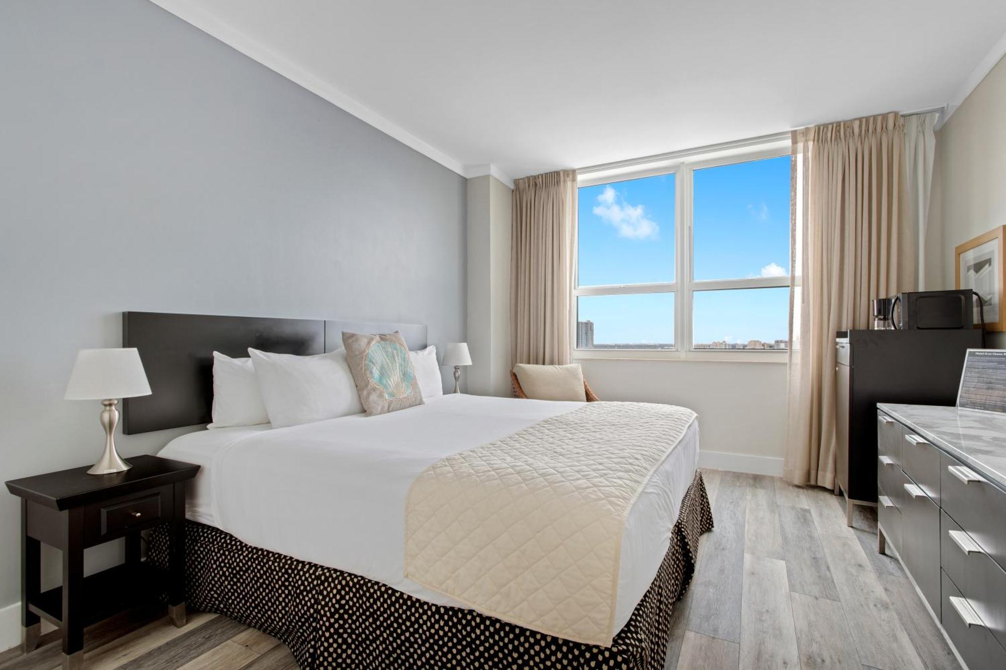 Apartment Private Residences At Arya By Sofla Vacations