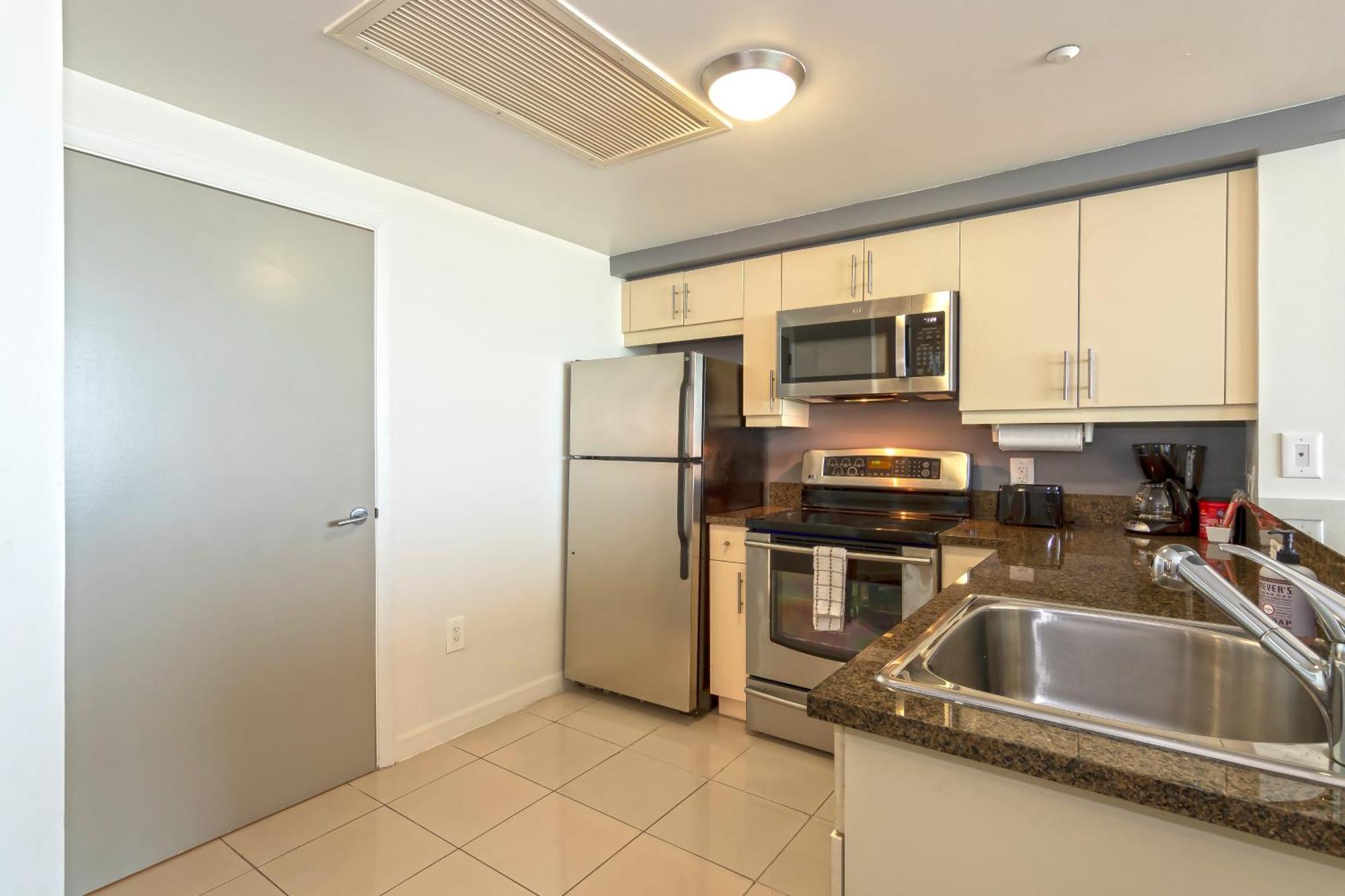 Apartment Private Residences At Arya By Sofla Vacations
