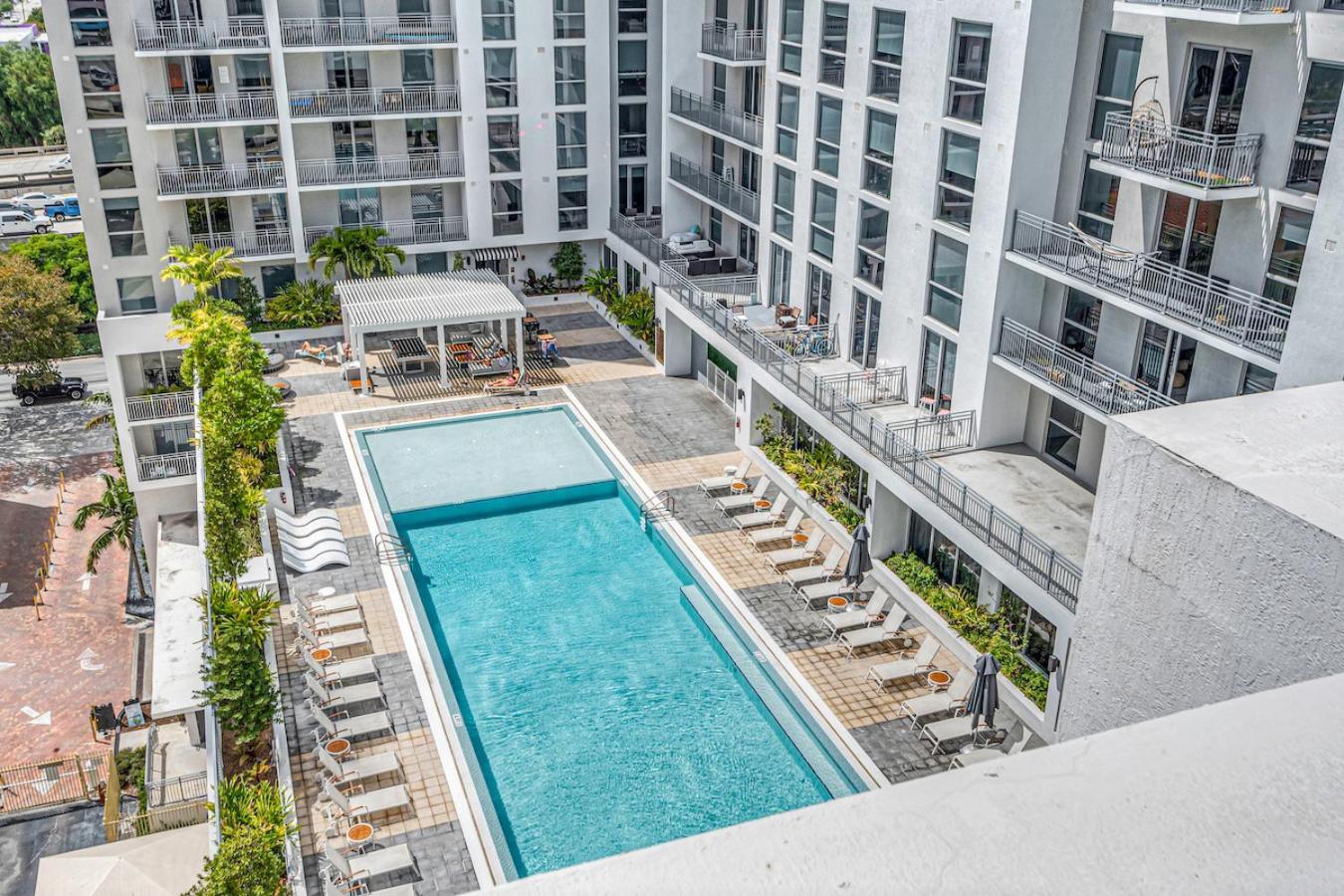 Prime Location 3 Bed Gem Near Brickell With Parking Apartment *