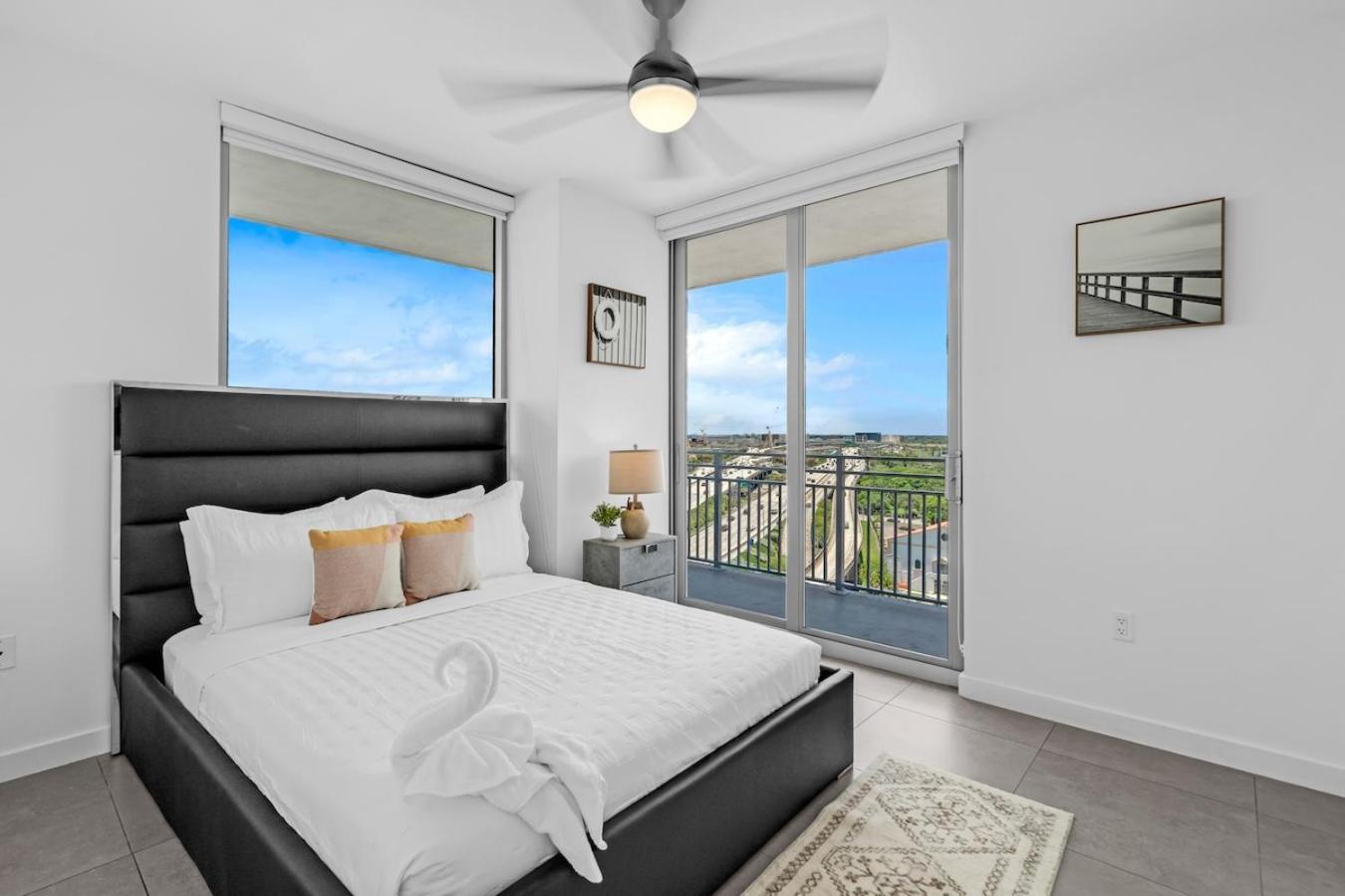 Prime Location 3 Bed Gem Near Brickell With Parking Apartment *
