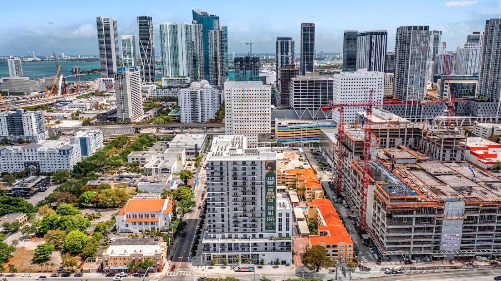 Prime Location 3 Bed Gem Near Brickell With Parking Miami