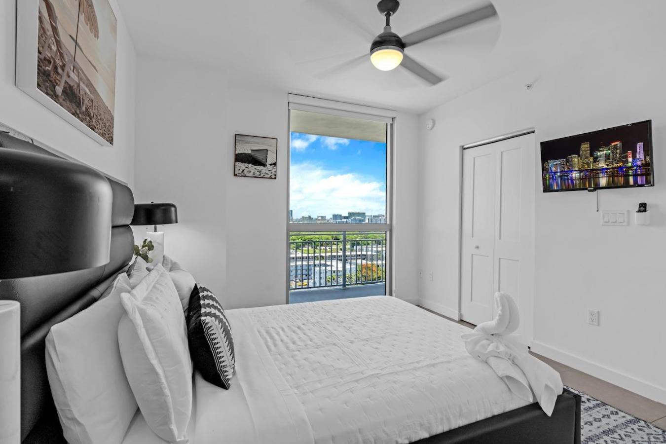 Prime Location 3 Bed Gem Near Brickell With Parking