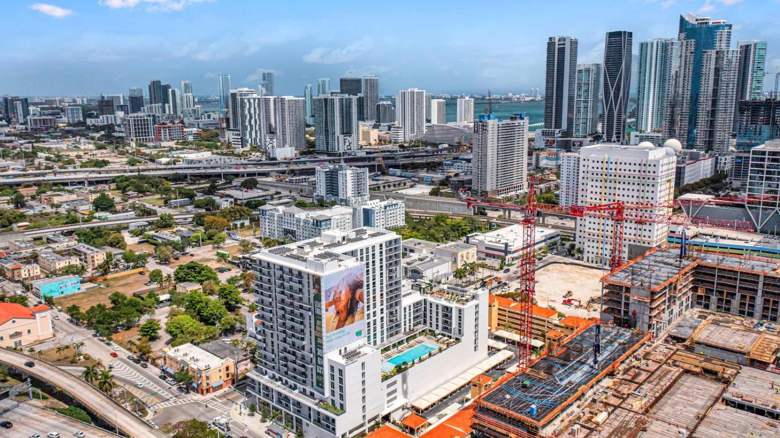 Apartment Prime Location 3 Bed Gem Near Brickell With Parking *