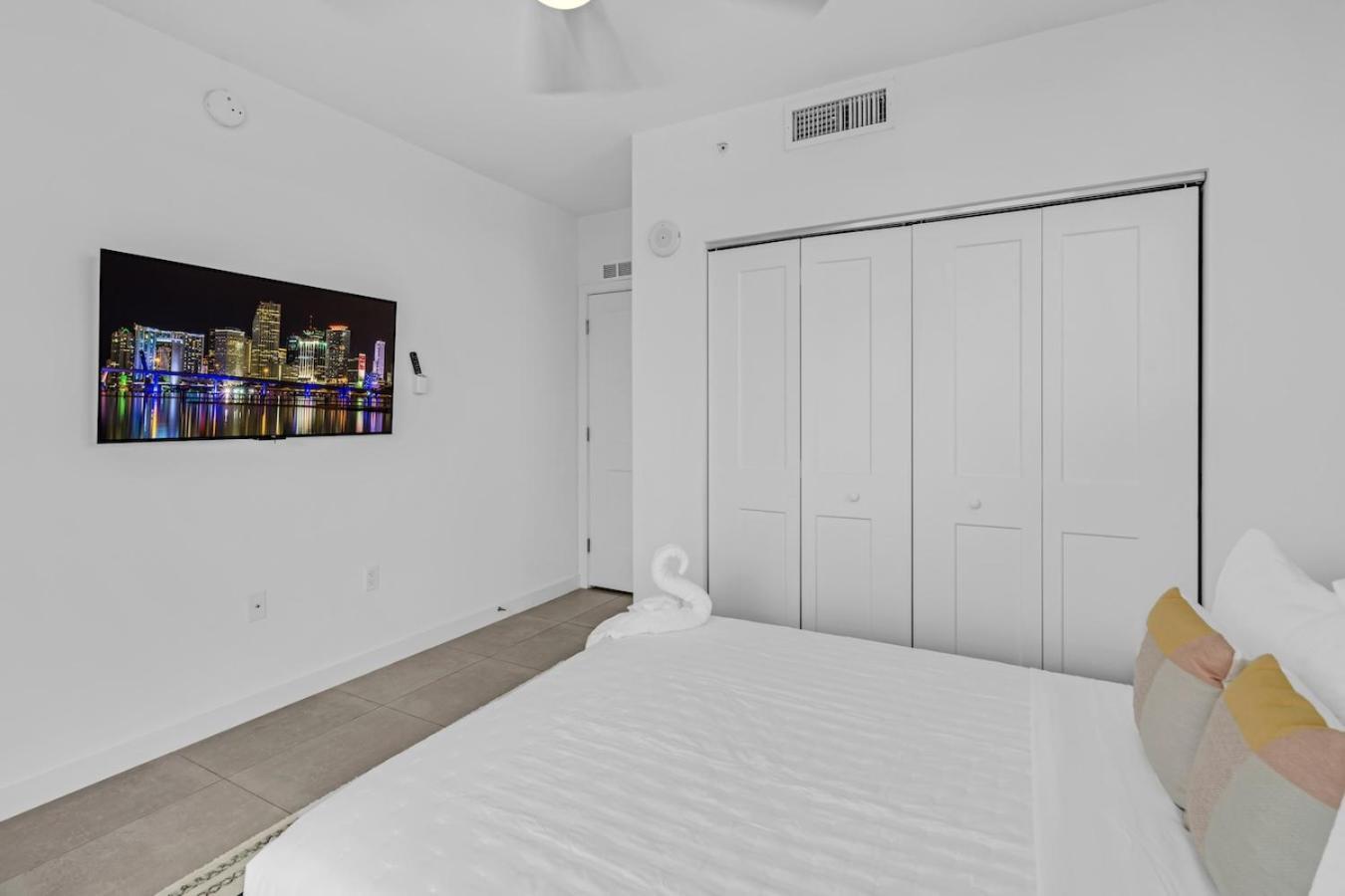 Prime Location 3 Bed Gem Near Brickell With Parking * Miami