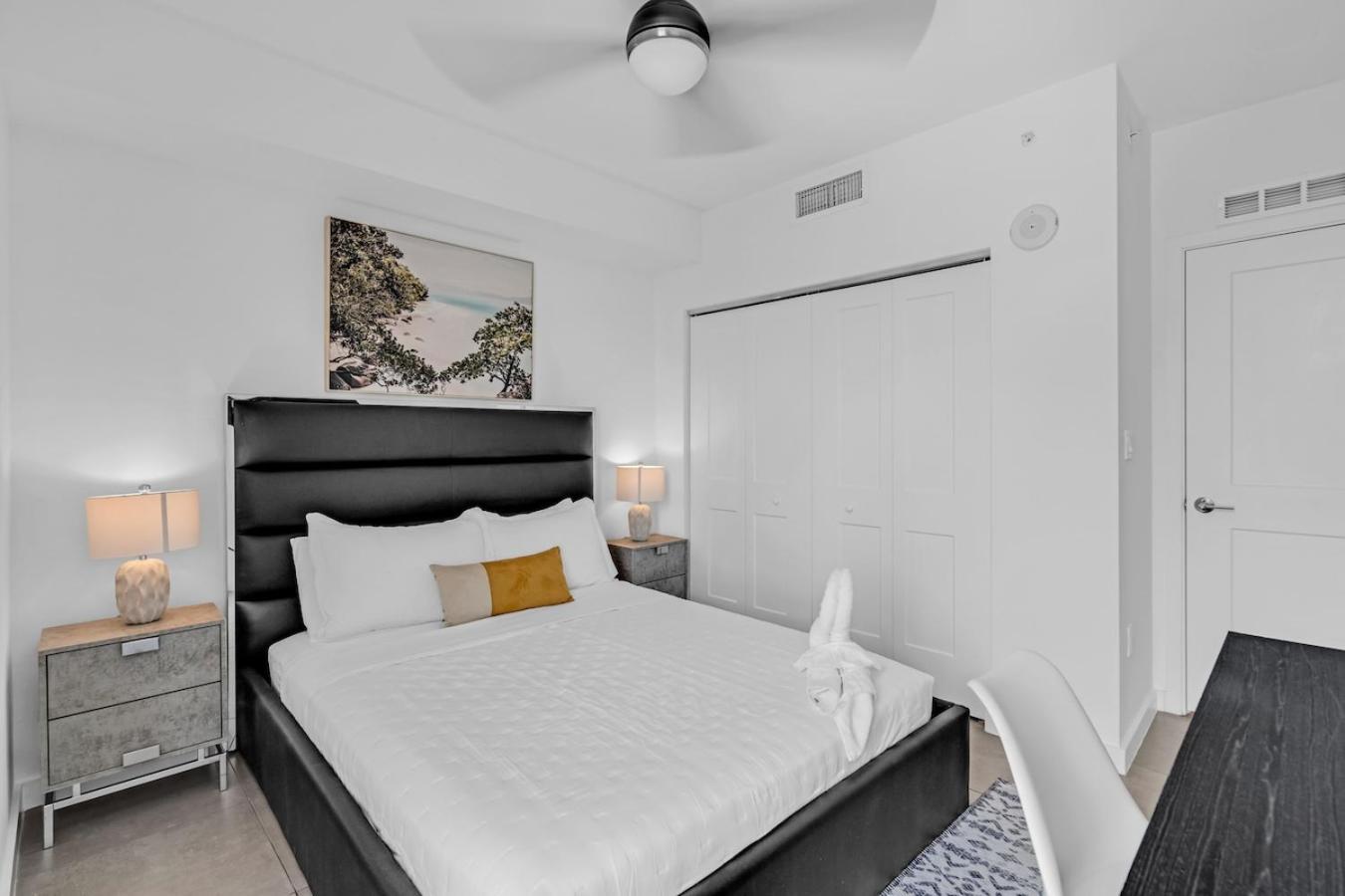 Prime Location 3 Bed Gem Near Brickell With Parking Apartment