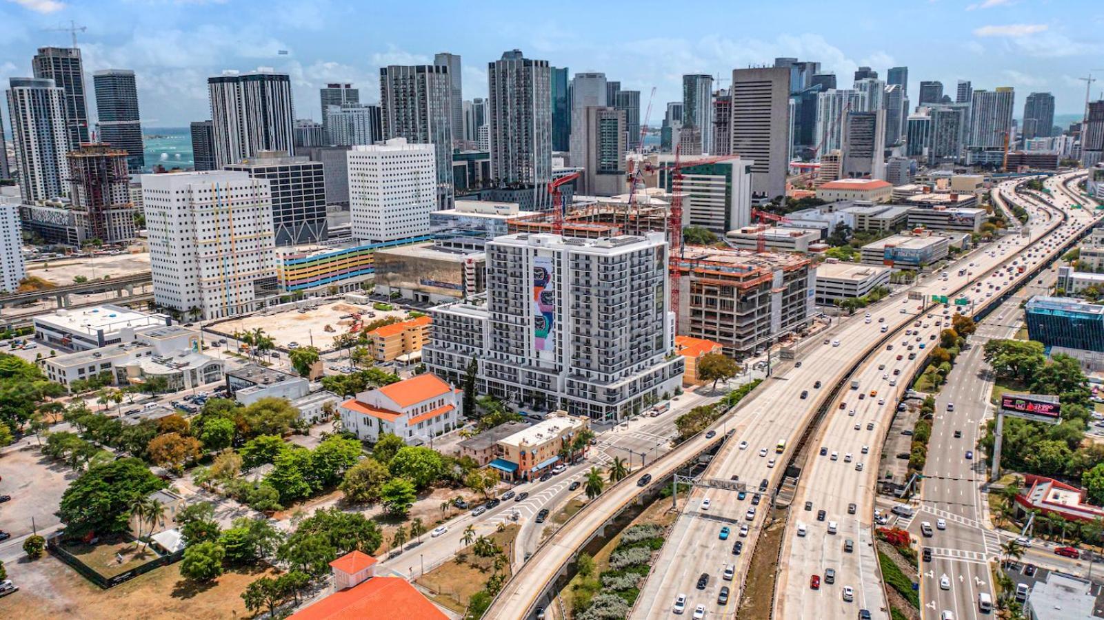 Prime Location 3 Bed Gem Near Brickell With Parking Apartment Miami