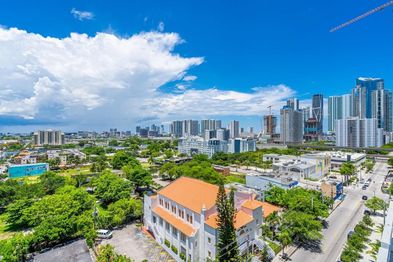 Prime Location 3 Bed Gem Near Brickell With Parking * Miami