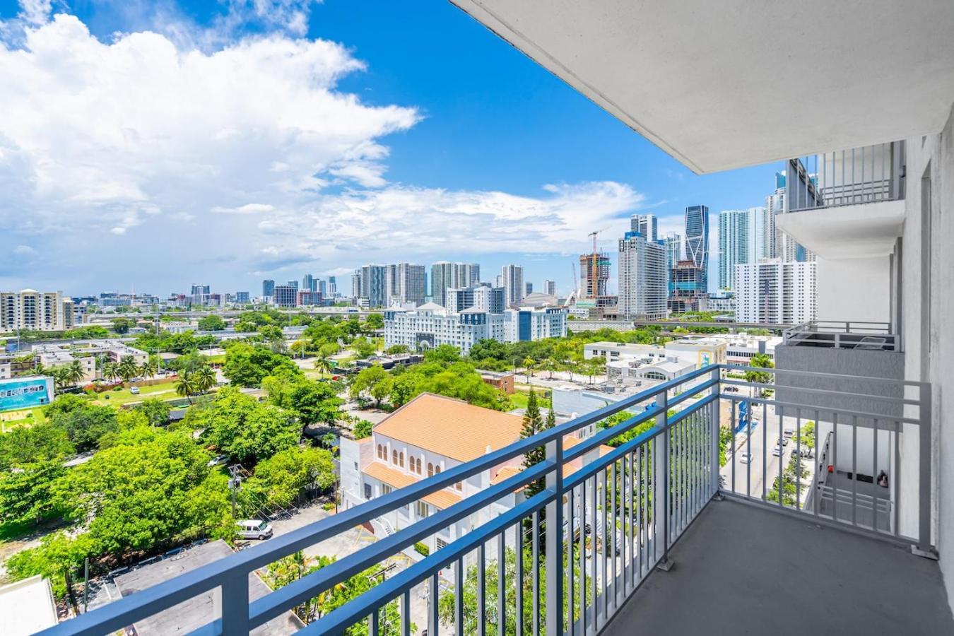Prime Location 3 Bed Gem Near Brickell With Parking