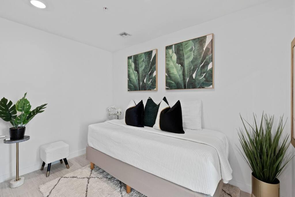 Luxury 1 Bdrm/1b In Design District Area Miami