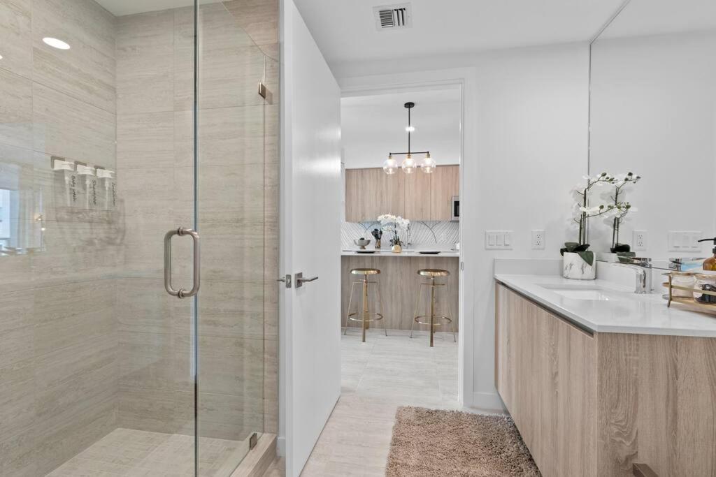 Apartamento Luxury 1 Bdrm/1b In Design District Area *