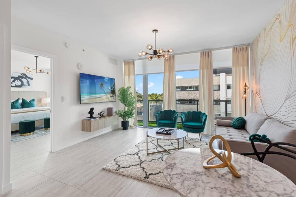Luxury 1 Bdrm/1b In Design District Area * Miami