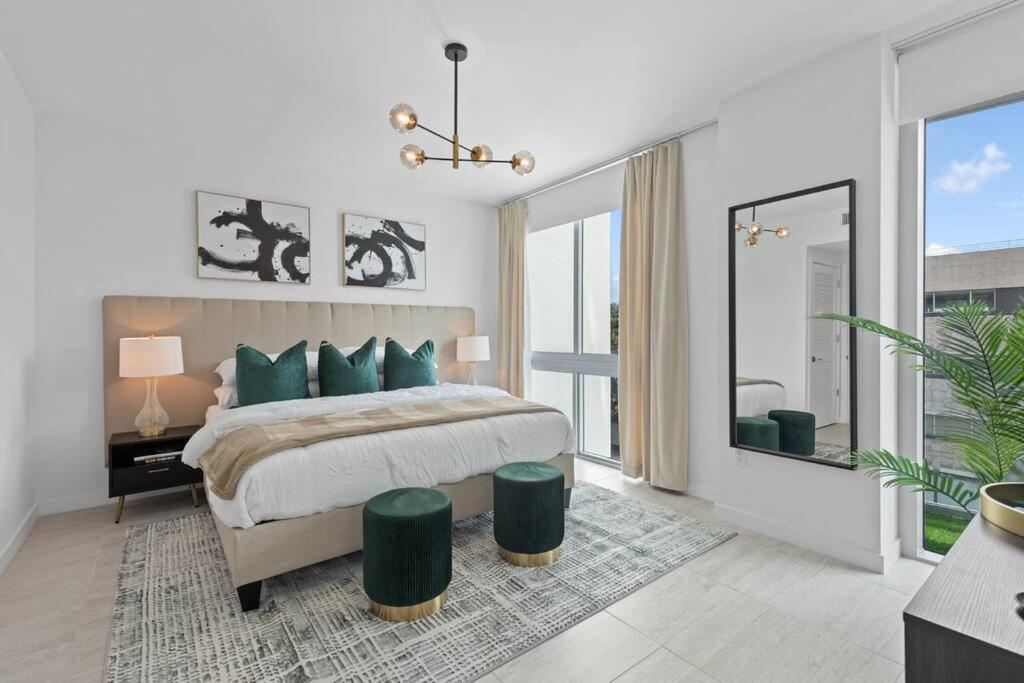 Luxury 1 Bdrm/1b In Design District Area Apartamento *