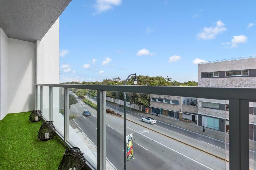 Luxury 1 Bdrm/1b In Design District Area Apartamento *