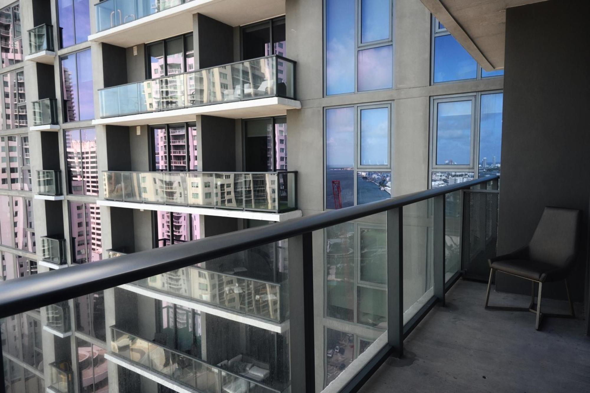 Apartment Dt *