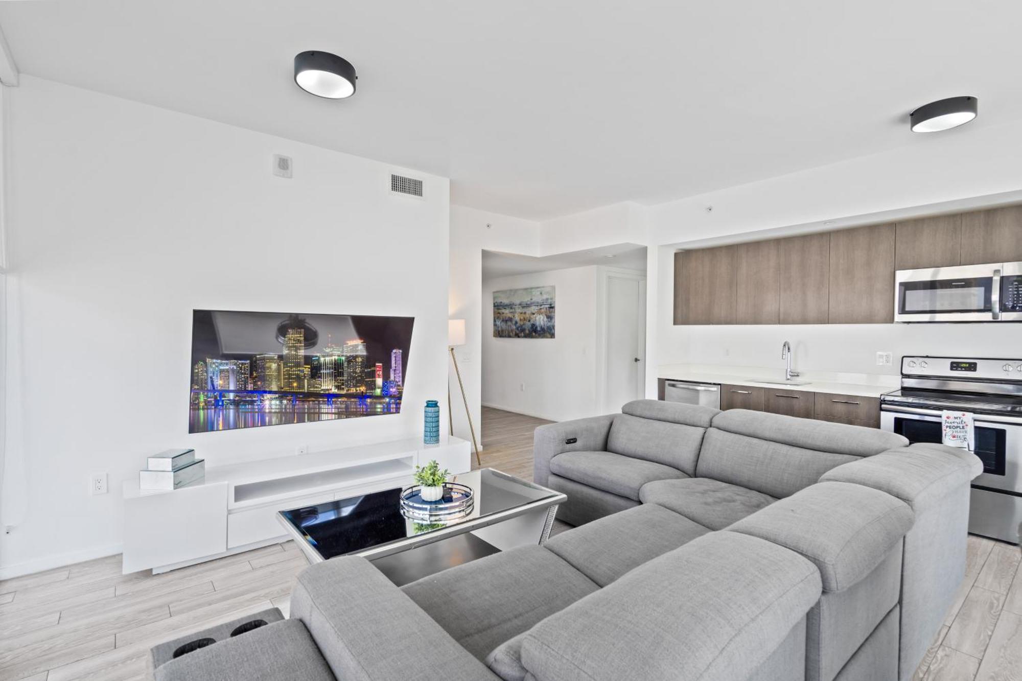 Incredible Unit In The Heart Of Downtown Apartment *