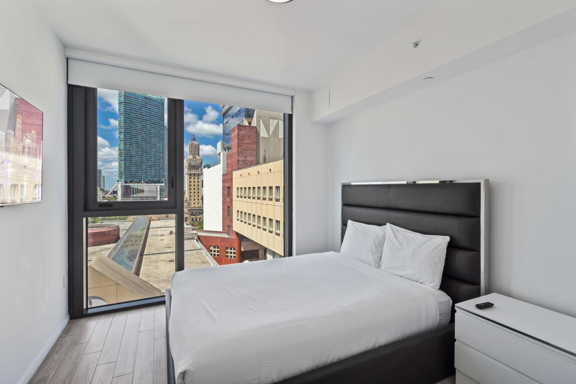Incredible Unit In The Heart Of Downtown