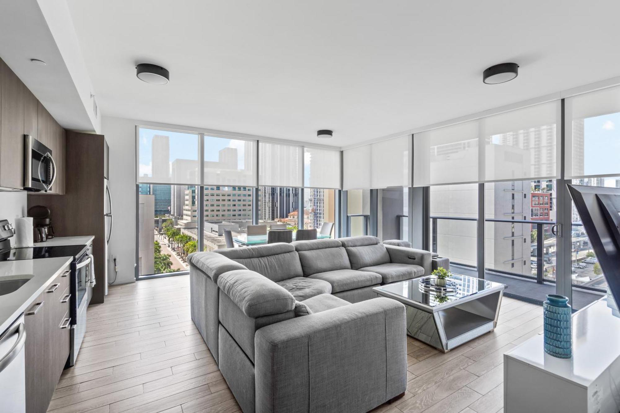 Incredible Unit In The Heart Of Downtown Apartment *