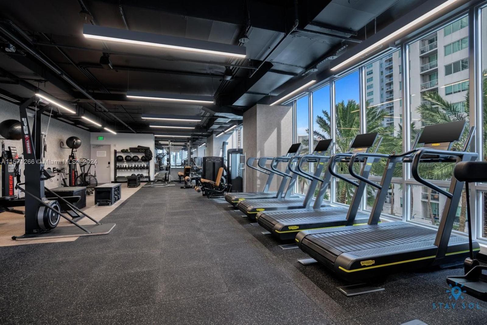 Beautiful Amazing Pool Gym Bar And Holiday home *
