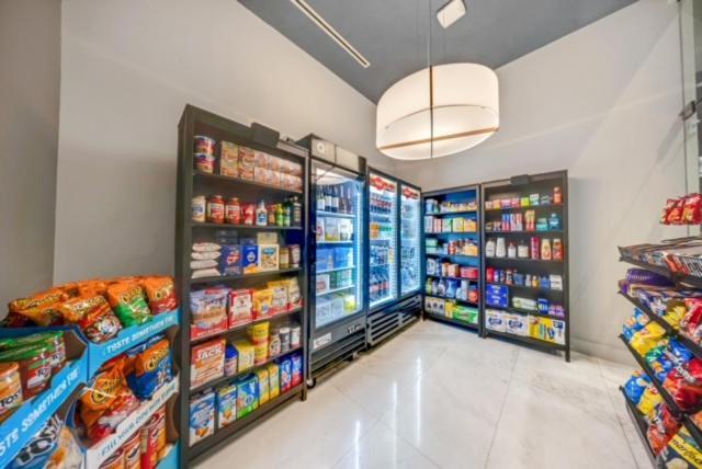 Apartment Brand New Floor In The Heart Of Miami