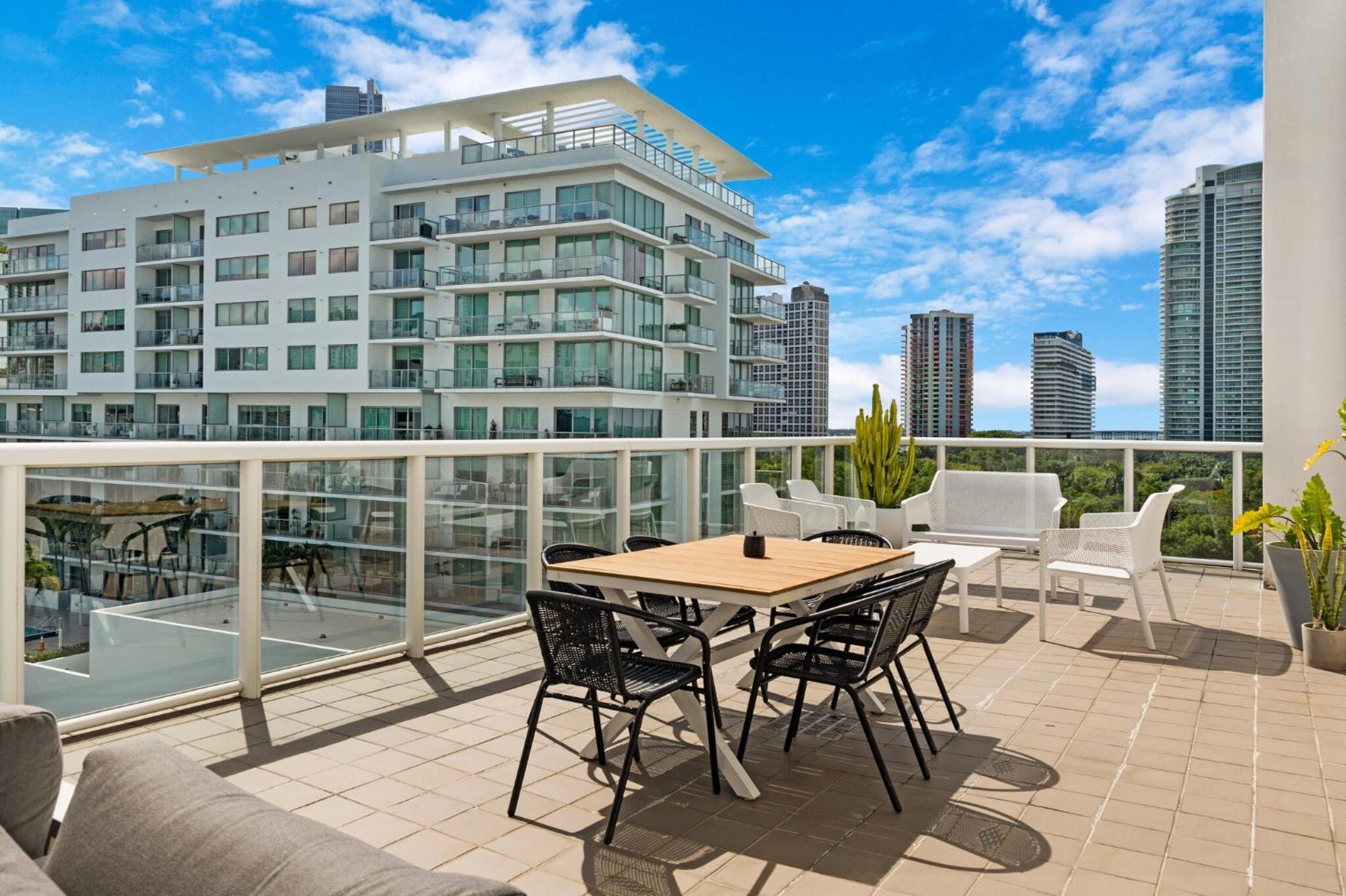 Roami At Habitat Brickell