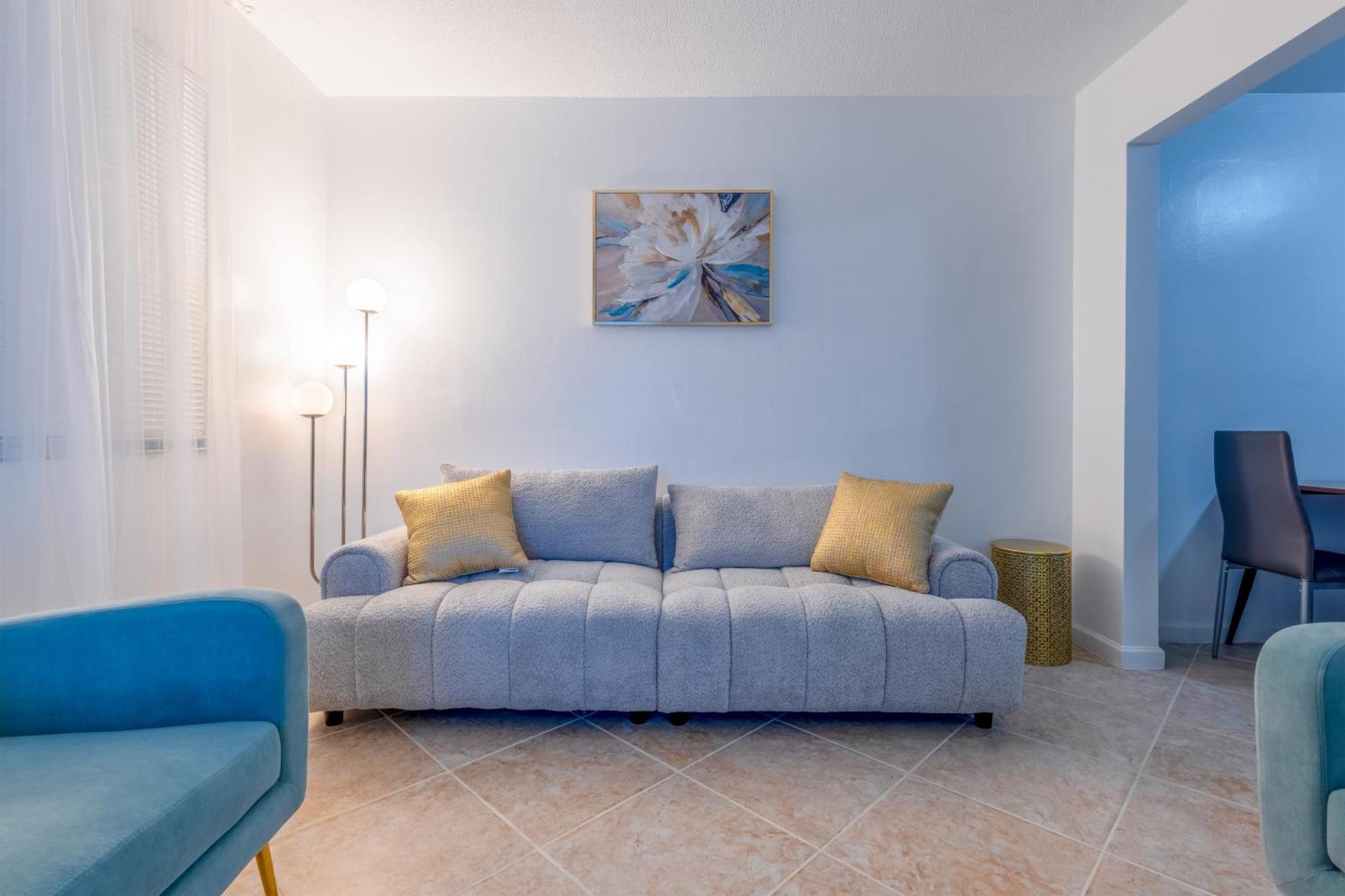 Stunning Escape Near Pet Friendly