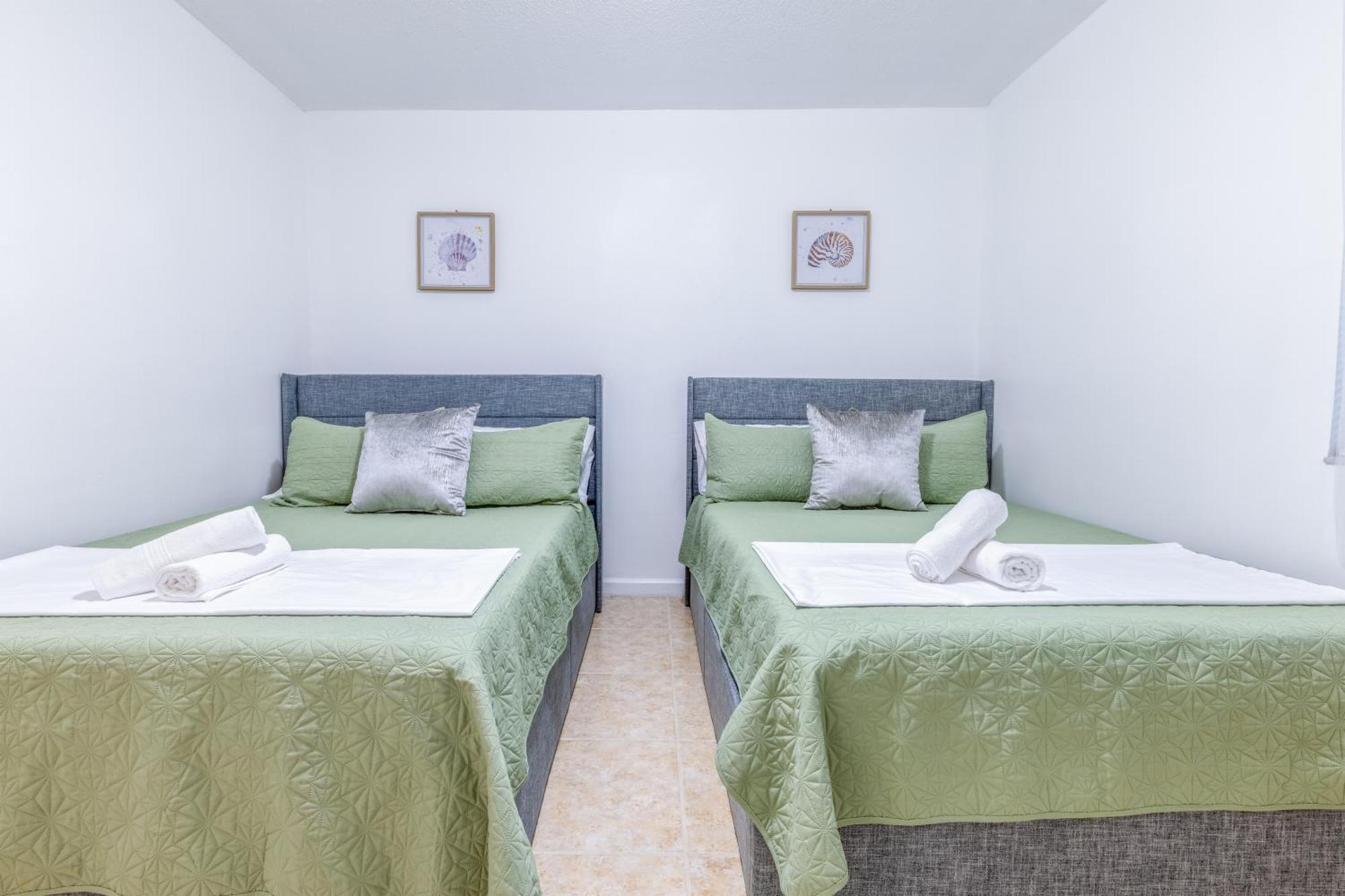 Stunning Escape Near Pet Friendly *