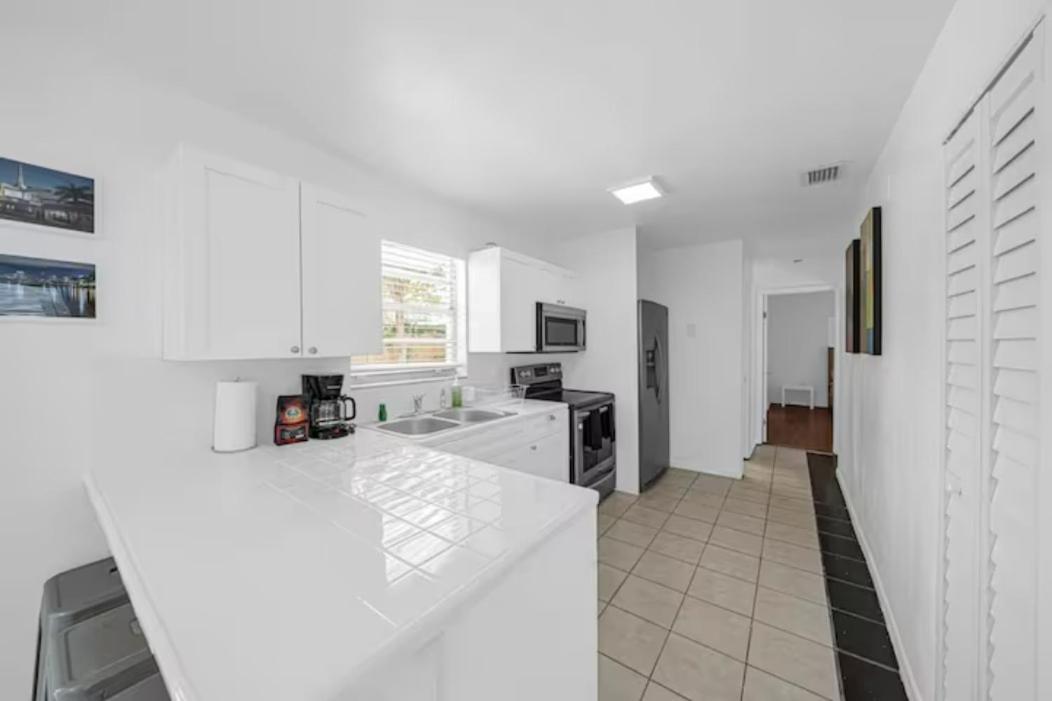 Spacious 2-2 In Heart Of Calle 8 - Family Holiday home