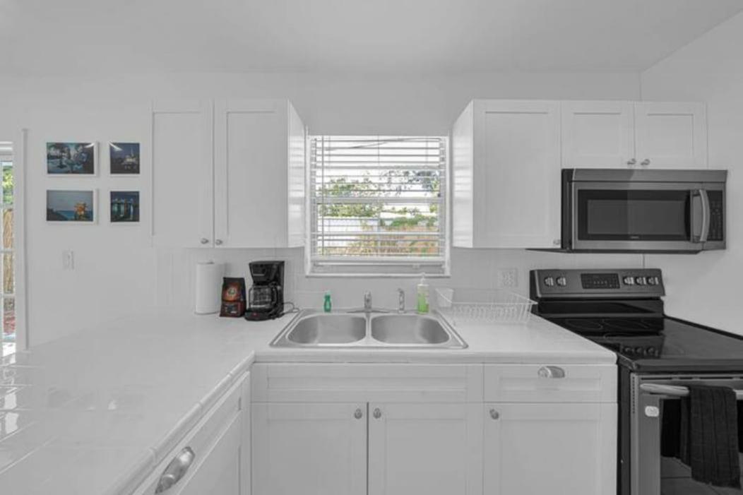 Spacious 2-2 In Heart Of Calle 8 - Family Holiday home