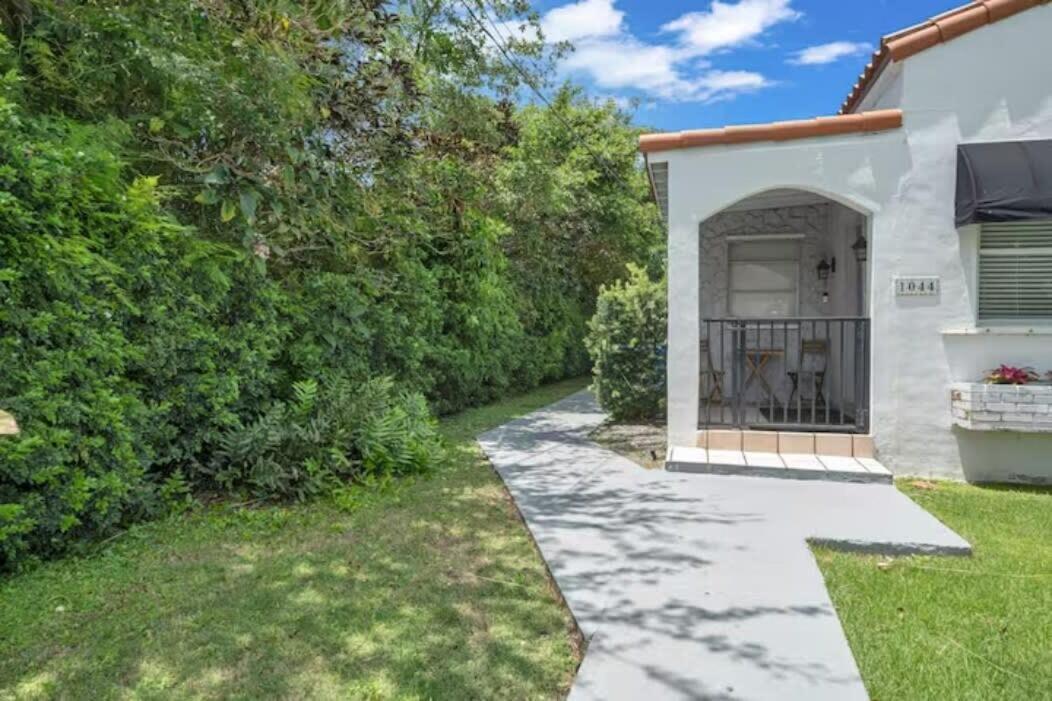 Spacious 2-2 In Heart Of Calle 8 - Family Holiday home *