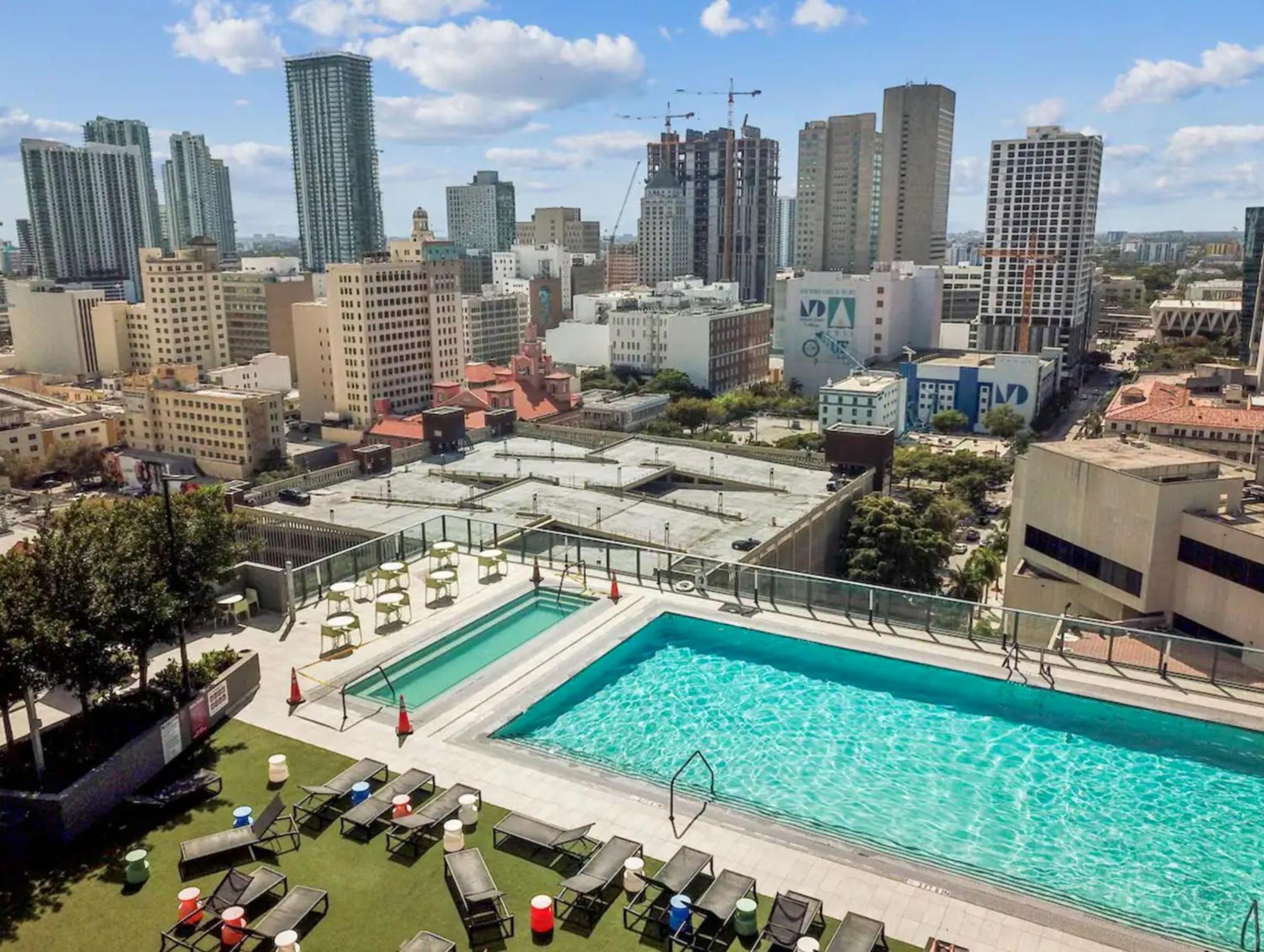 Apartment Modern & Chic Downtown One Block From Bayside Marketplace - Free Parking
