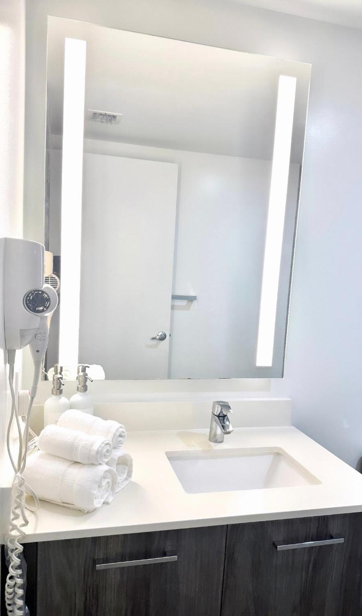 Apartment Modern & Chic Downtown One Block From Bayside Marketplace - Free Parking Miami