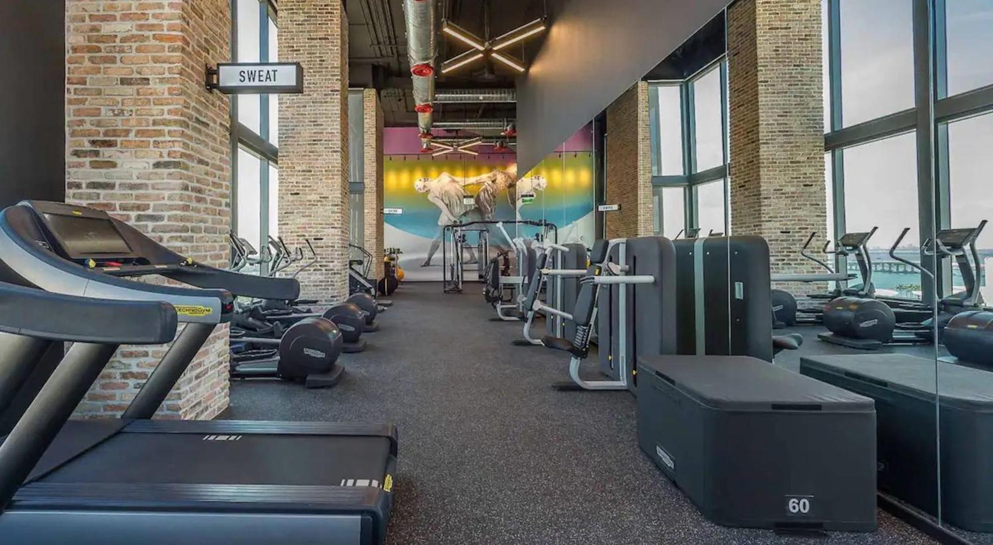 Apartment Modern & Chic Downtown One Block From Bayside Marketplace - Free Parking *