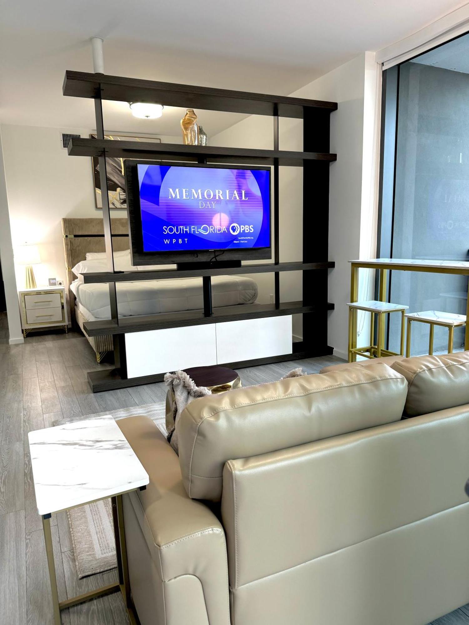 Apartment Modern & Chic Downtown One Block From Bayside Marketplace - Free Parking Miami