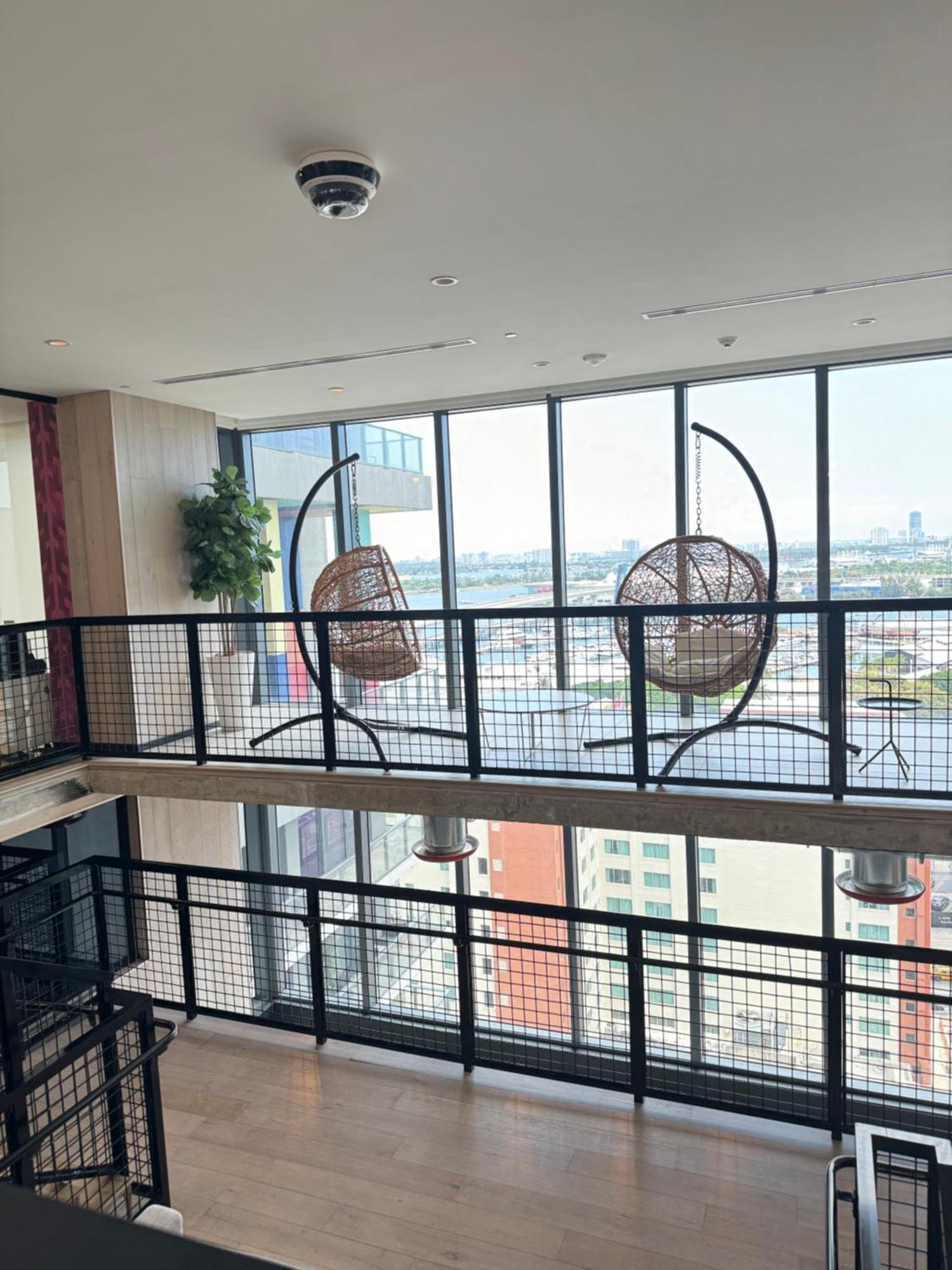 Modern & Chic Downtown One Block From Bayside Marketplace - Free Parking