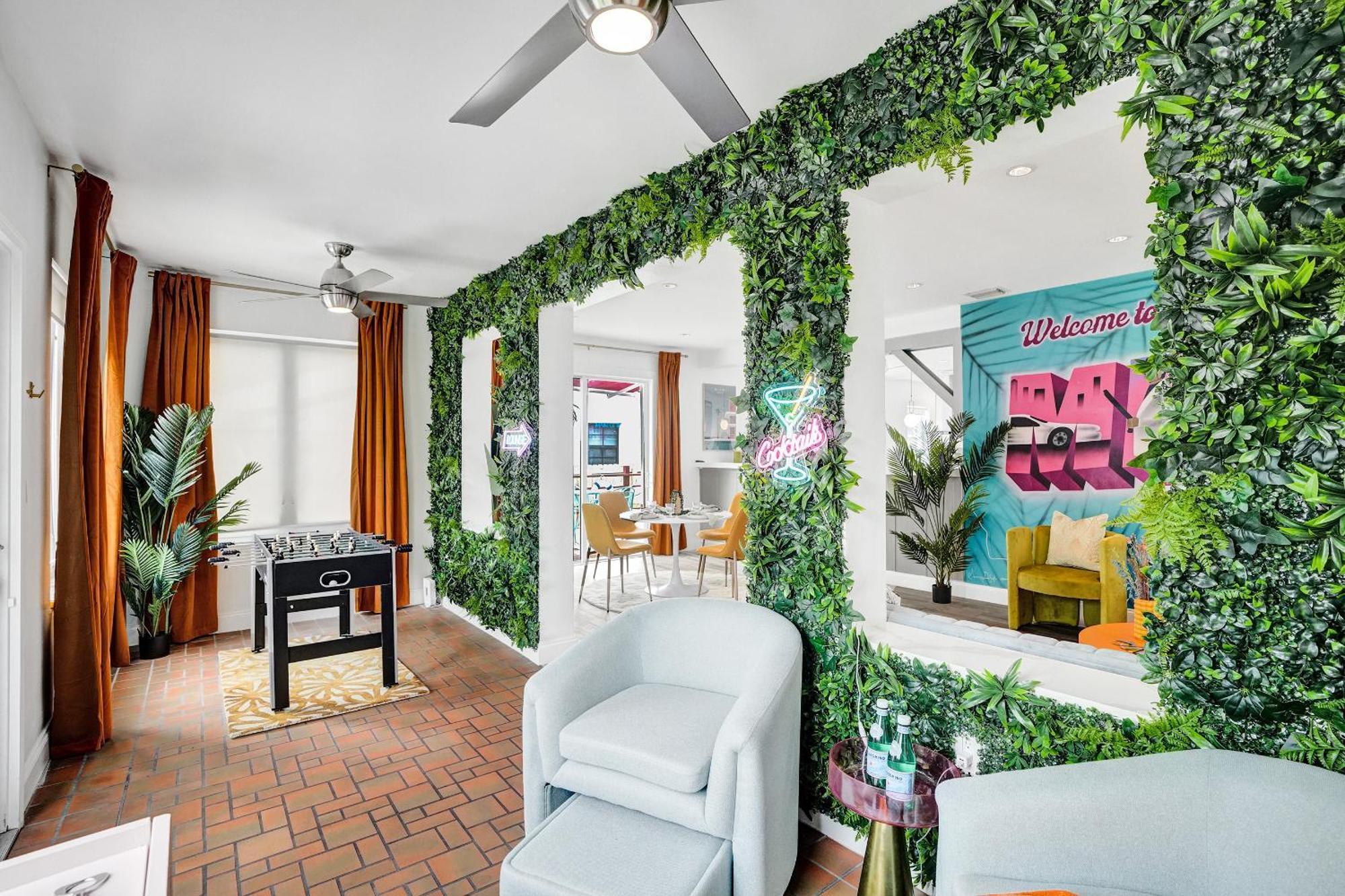 5 Mins Brickell - Pool & Billiards - Retro Holiday home *