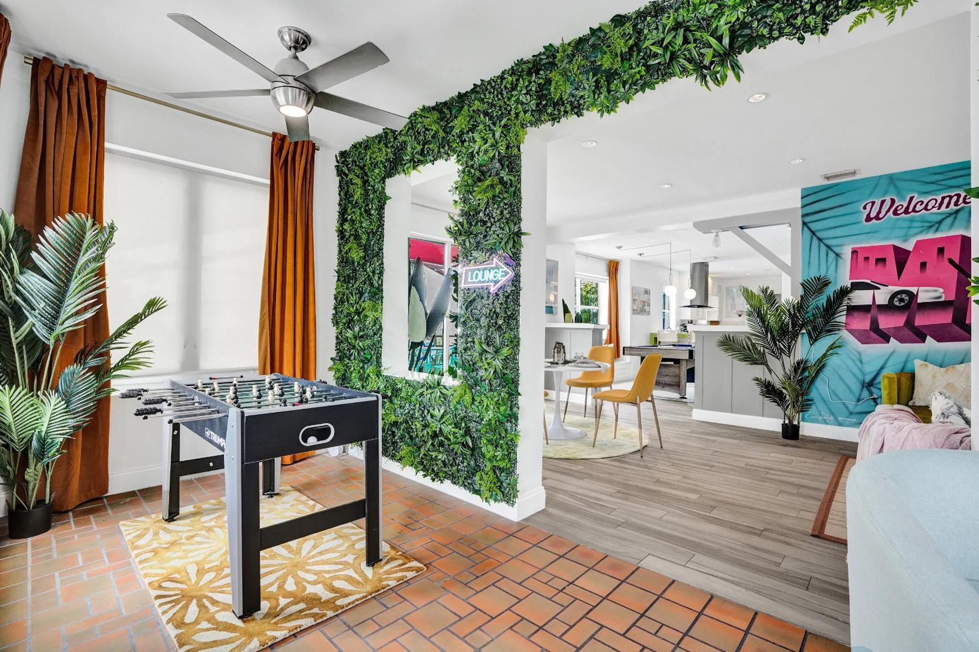 5 Mins Brickell - Pool & Billiards - Retro Holiday home *