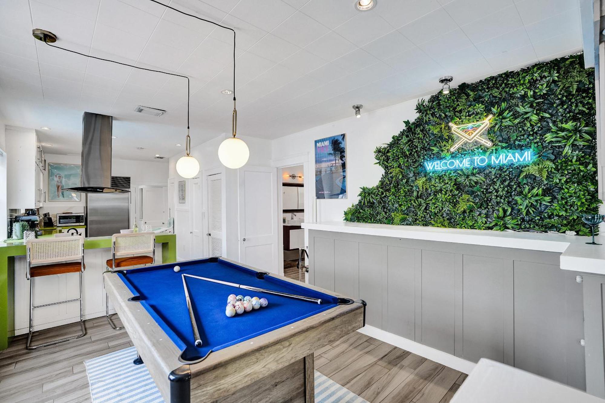 5 Mins Brickell - Pool & Billiards - Retro * Miami