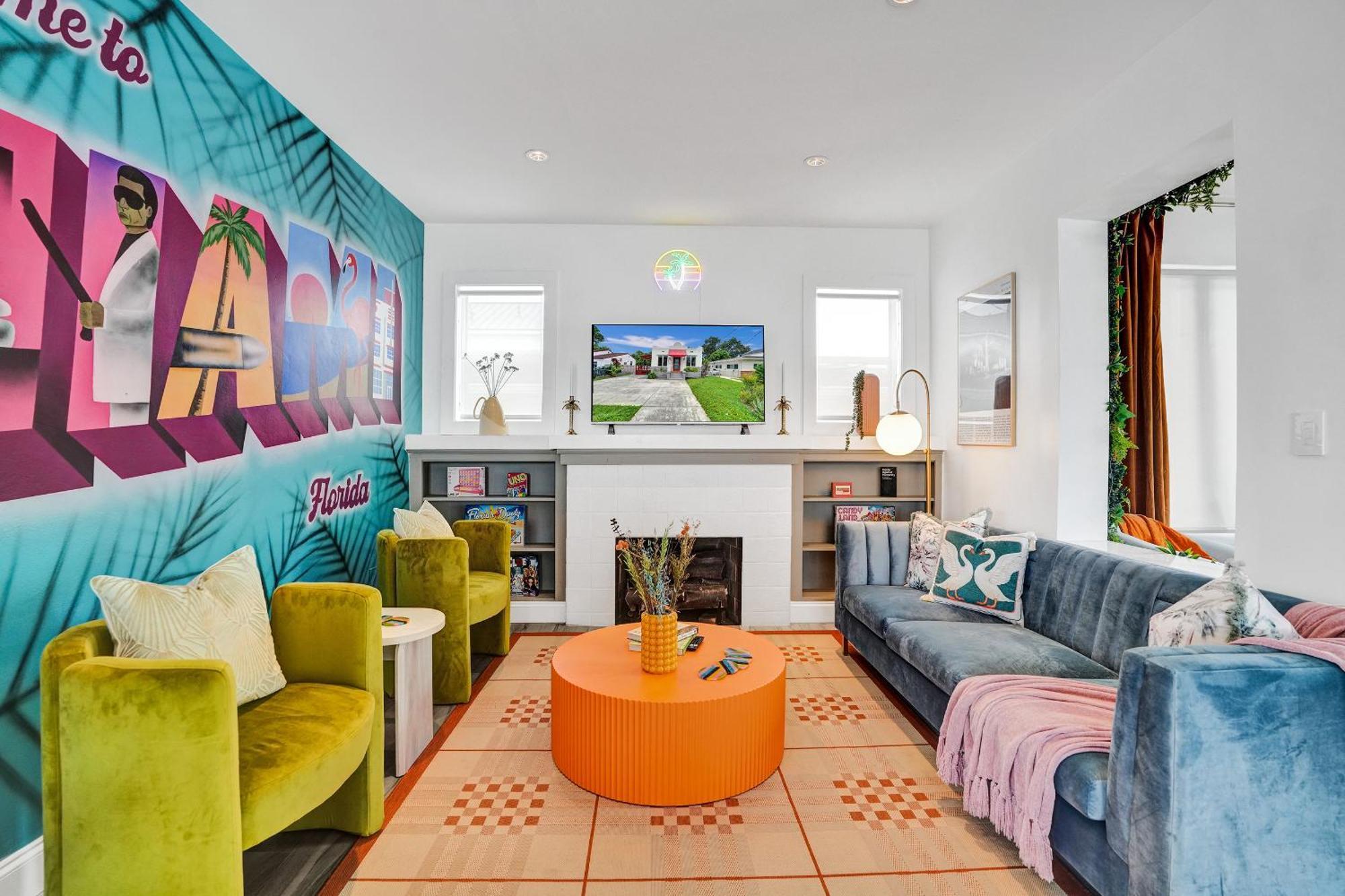 5 Mins Brickell - Pool & Billiards - Retro Holiday home *