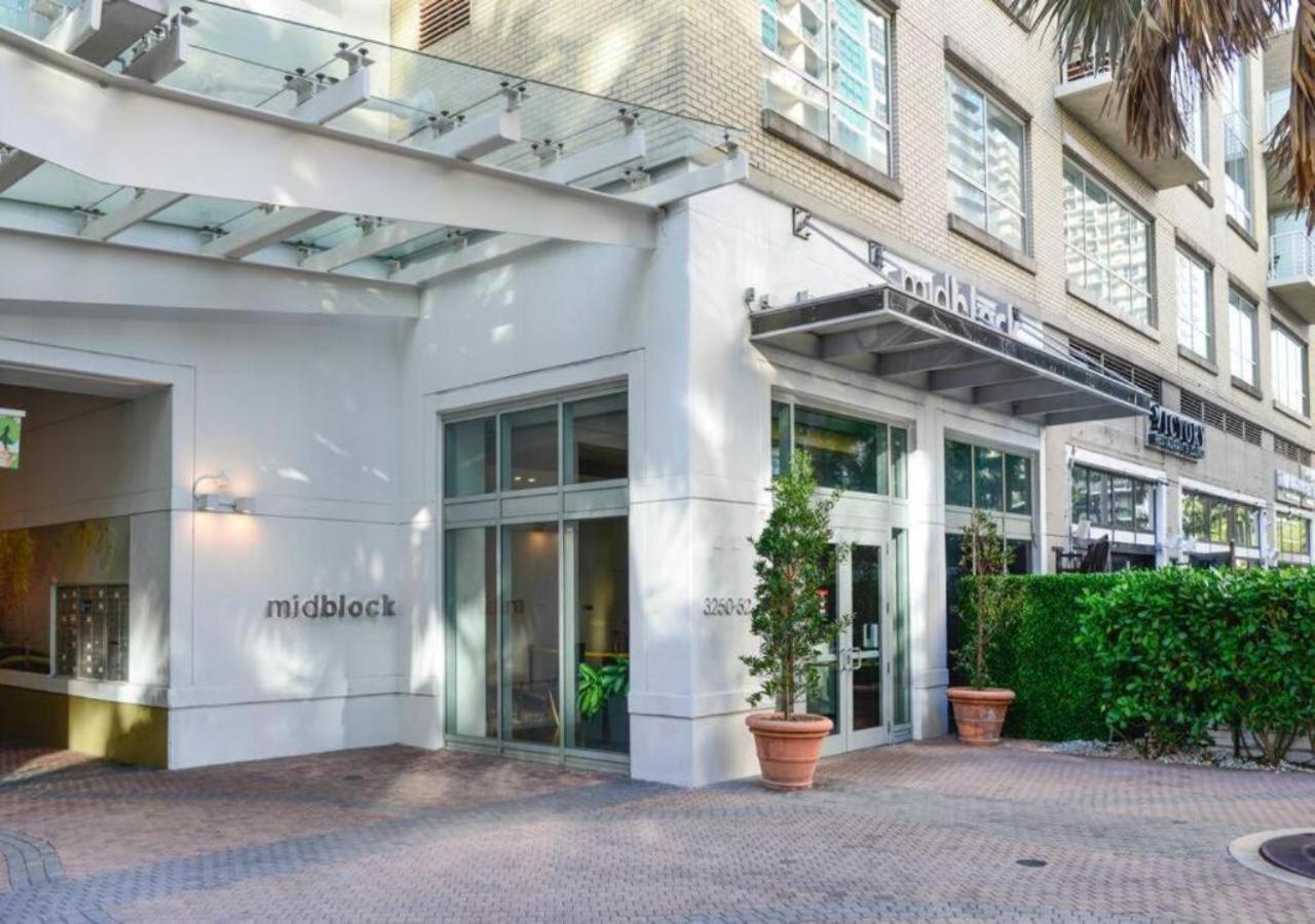 Amazing With Pool At Midblock Miami