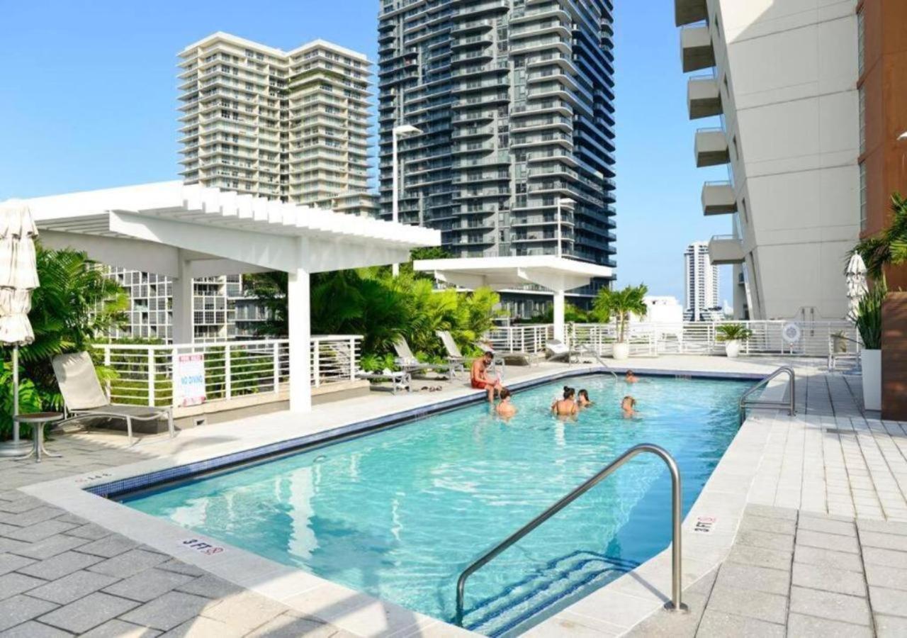 Amazing With Pool At Midblock
