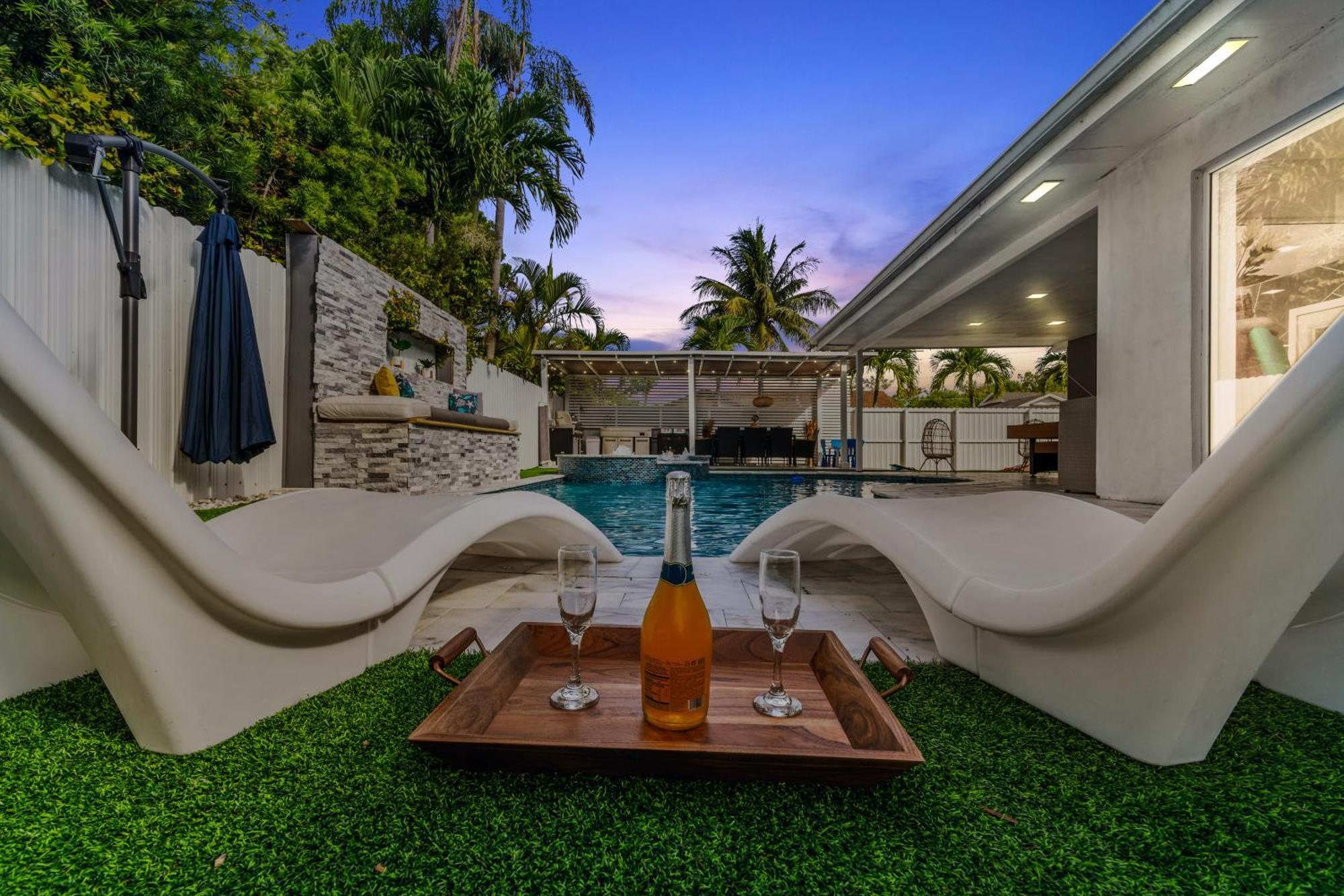 Luxury House W Heated Pool & Jacuzzi Miami