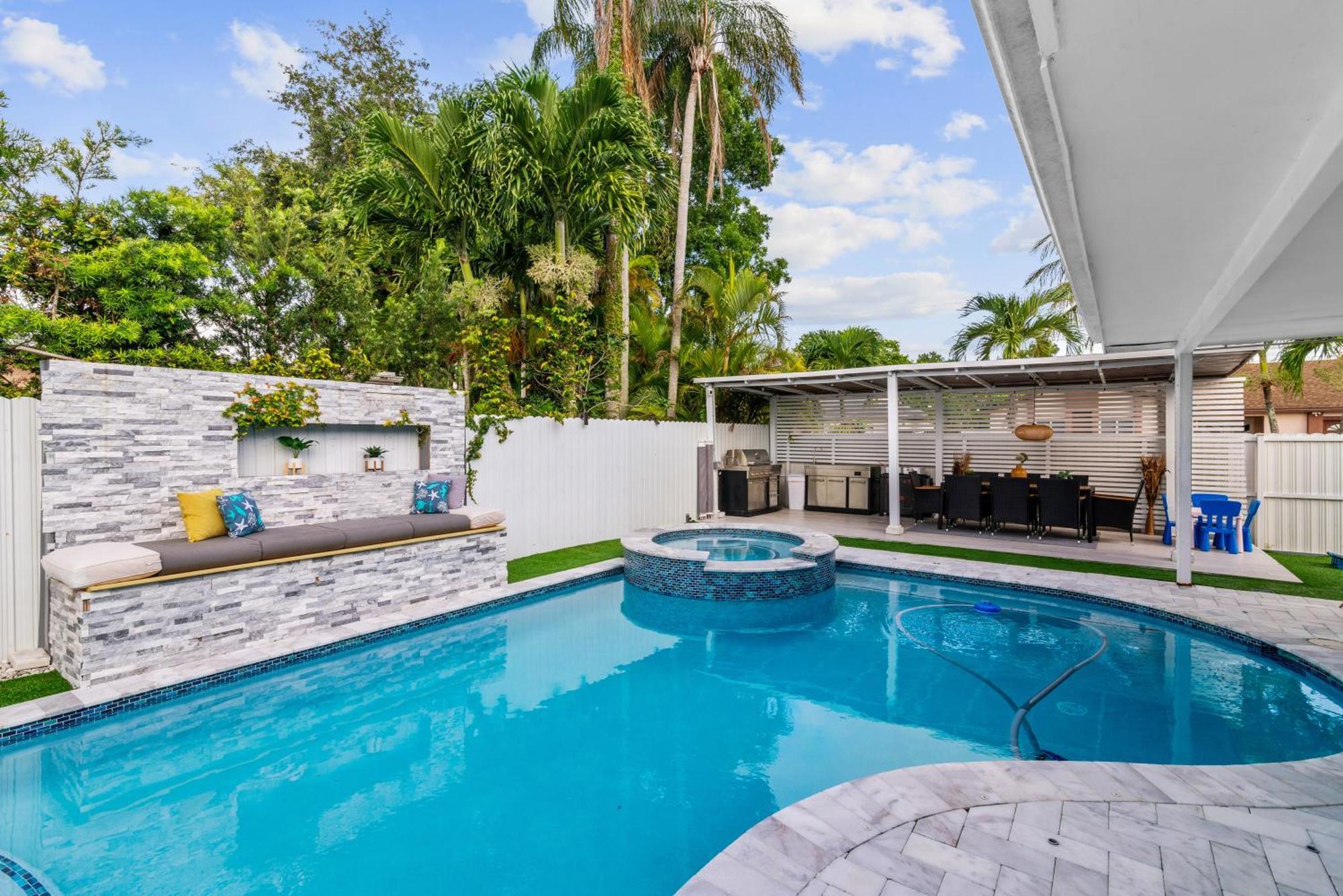 Luxury House W Heated Pool & Jacuzzi * Miami
