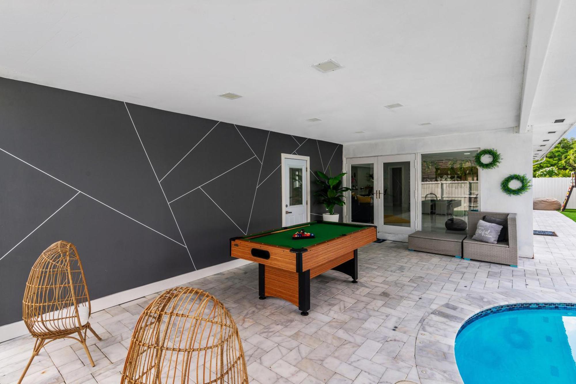 Holiday home Luxury House W Heated Pool & Jacuzzi
