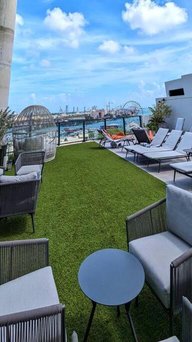 Ocean Front View Stylish In Downtown